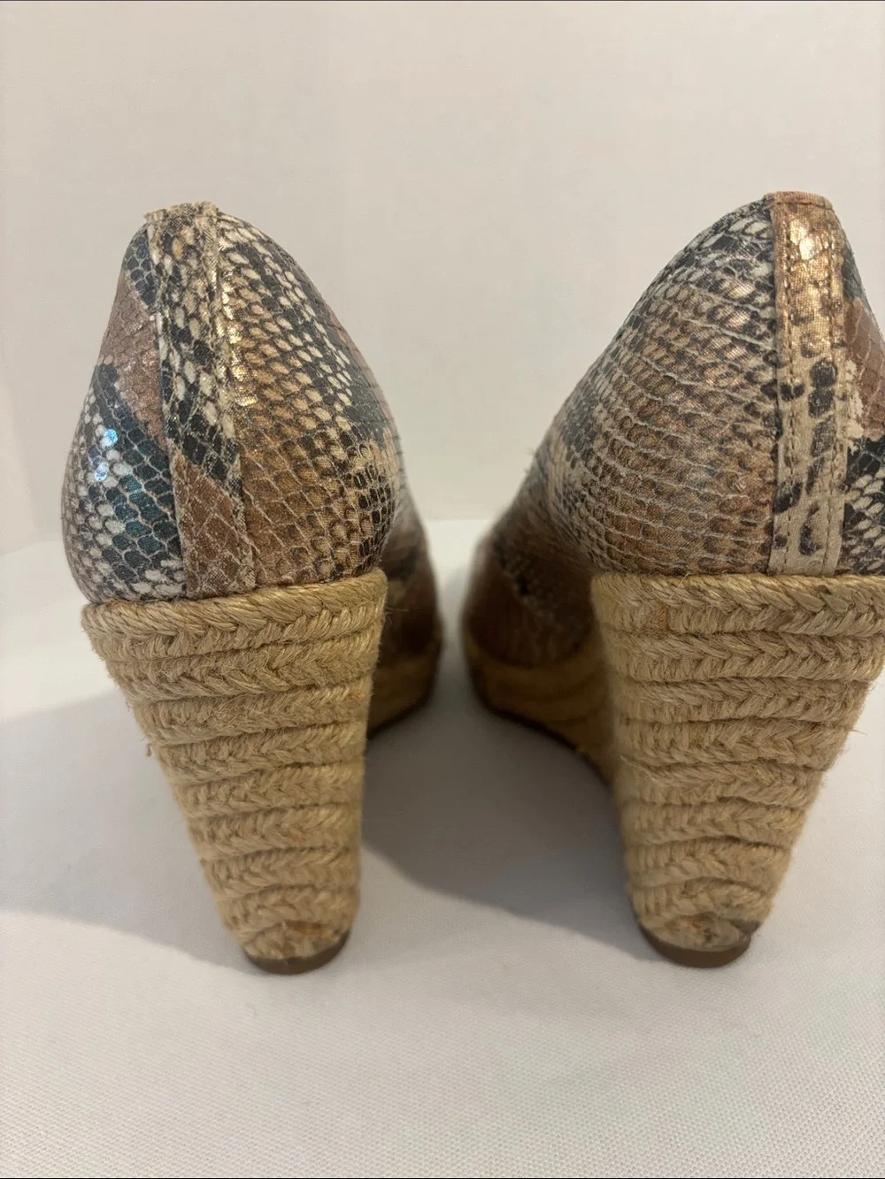 Via Spiga multi colored Snake-Print Espadrille Wedge heel pumps. Size 7.5